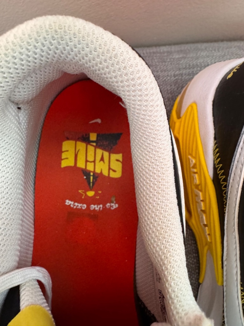 Nike Air Max Black and Yellow "Go The Extra Smile" - Picture 9 of 10